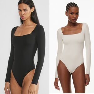 Aritzia square neck bodysuits size medium x 2
